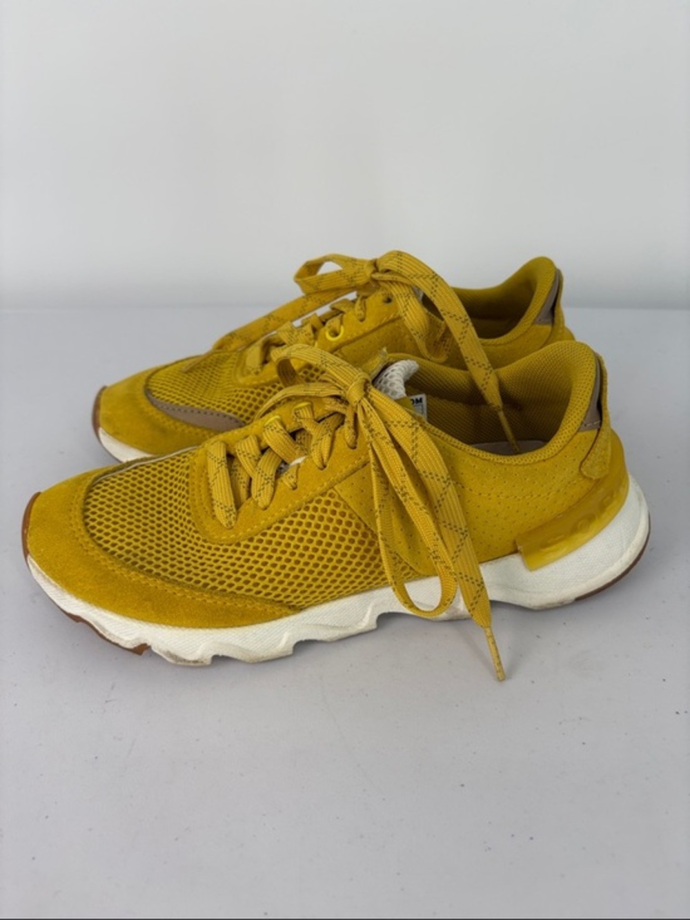 👞 Sorel Yellow Mesh & Suede Sneakers